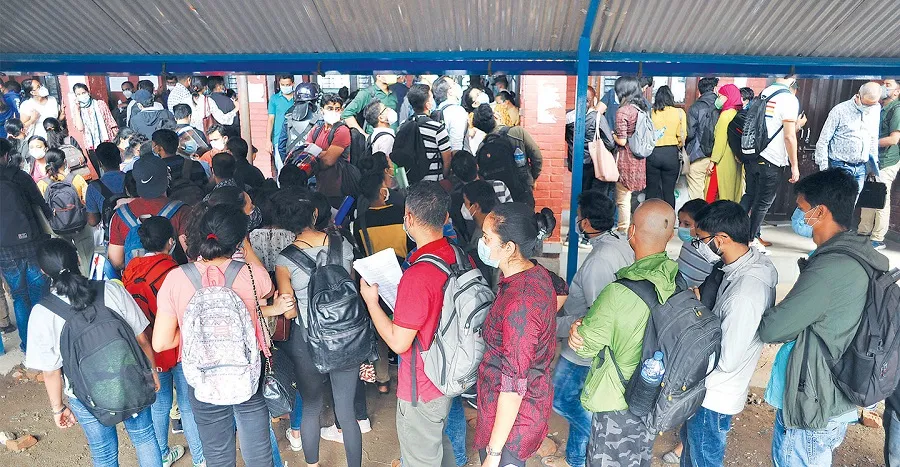 एनओसी वितरण ४ दिनदेखि बन्द, विद्यार्थीहरु आक्रोसित #3