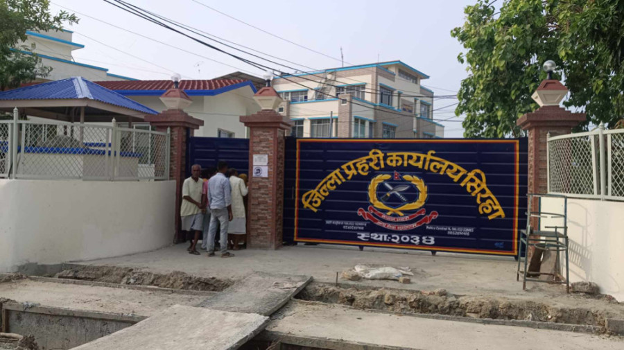 सिरहा कारागारबाट भागेका ११ कैदीरबन्दी पक्राउ, भन्सार छलीका सामान र बन्दुक बरामद